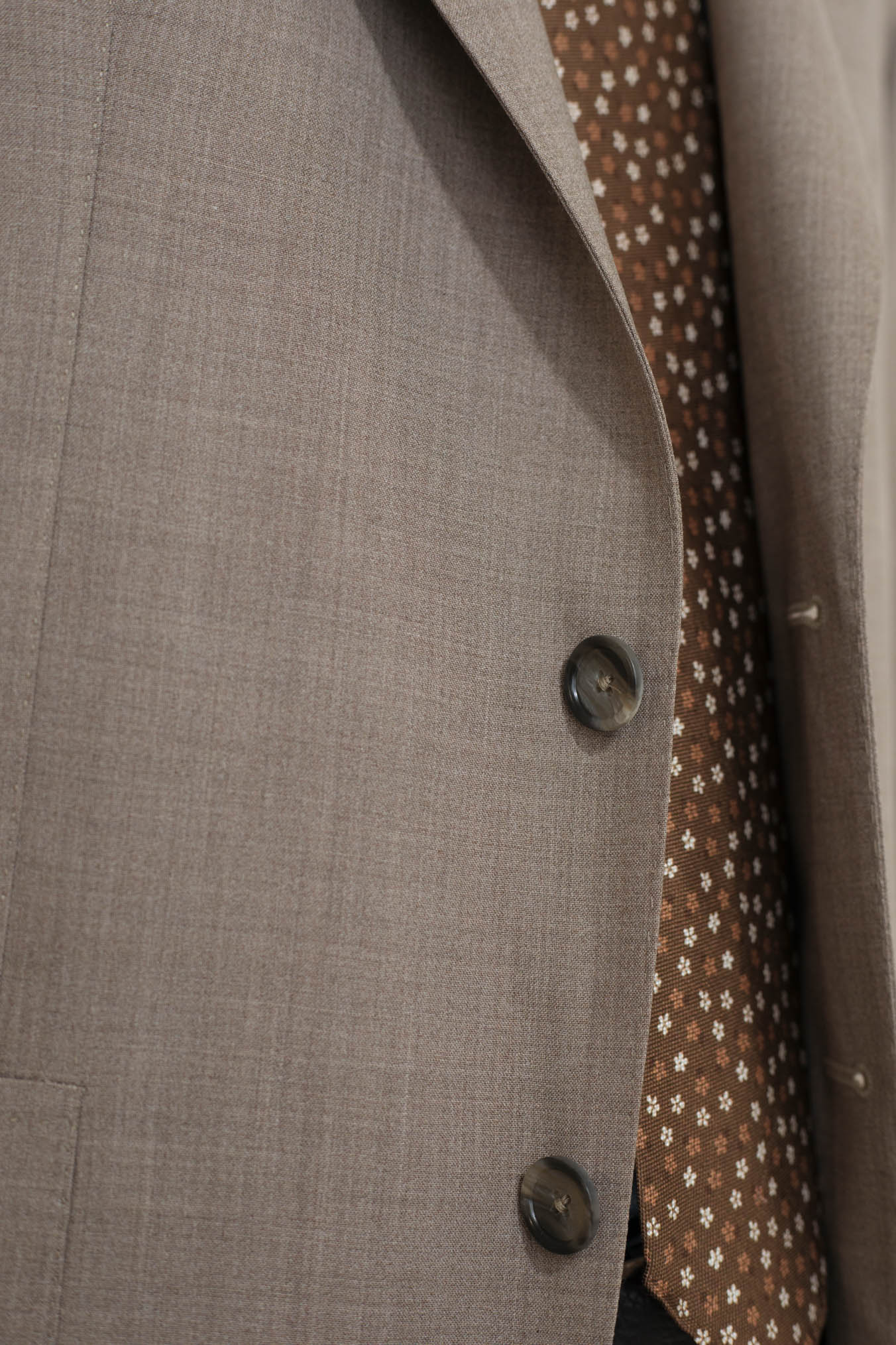 TAGLIATORE Fresh Beige Wool and Silk Single-Breasted SUIT