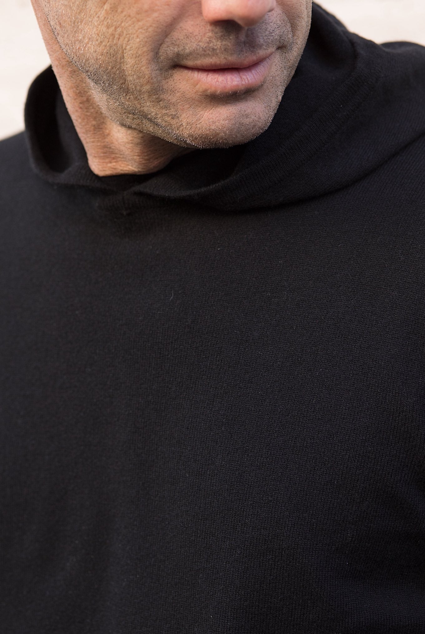 GUARINO Cashmere Sweatshirt with Black Hood